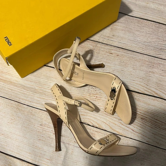 Fendi Leather logo strappy nude Beige party work heels Size 6 - Picture 3 of 11